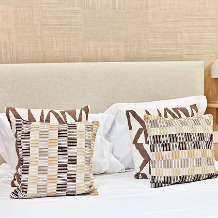شقة Air-conditioned & Comfortable In 17
