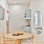 Air-conditioned & Comfortable In 17 * Париж