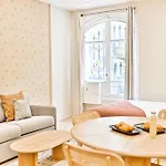 Апартаменты Air-conditioned & Comfortable In 17 Париж