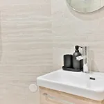 Air-conditioned & Comfortable In 17 Апартаменты Париж