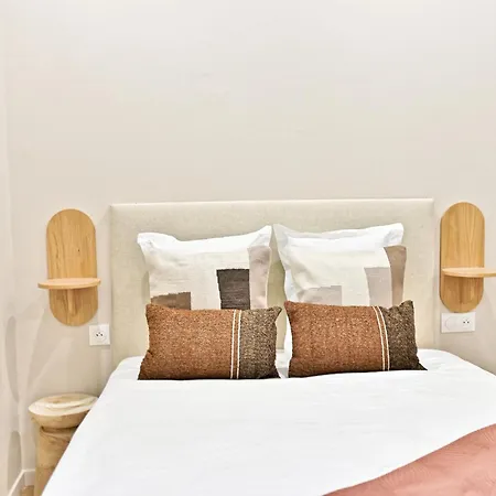 Air-conditioned & Comfortable In 17 *