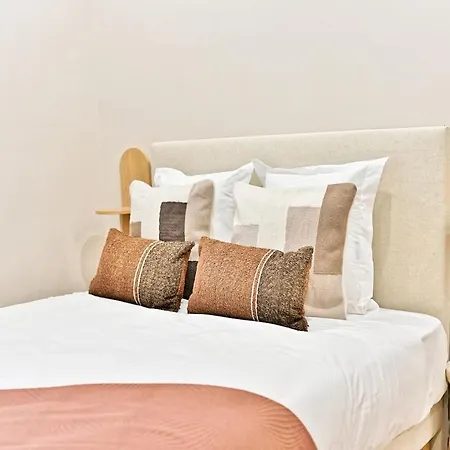 Air-conditioned & Comfortable In 17 Gasthof Paris