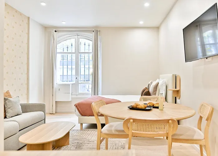 Air-conditioned & Comfortable In 17 * 파리