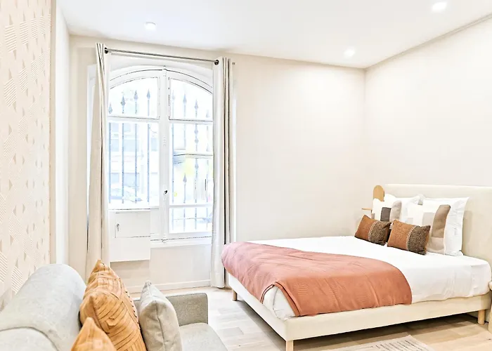 Air-conditioned & Comfortable In 17 Parijs