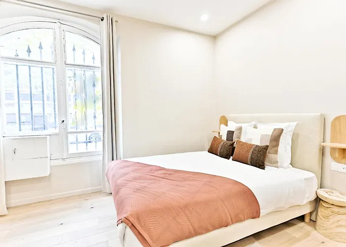 Air-conditioned & Comfortable In 17 Appartement Parijs