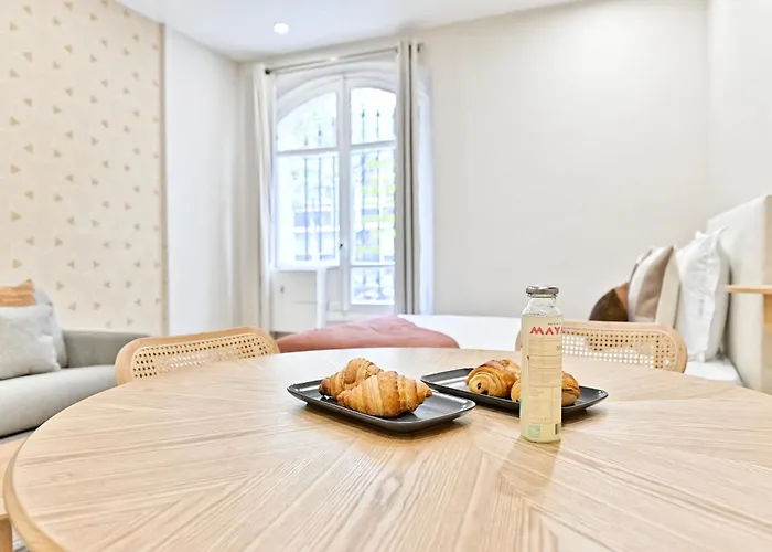 Air-conditioned & Comfortable In 17 Appartement *