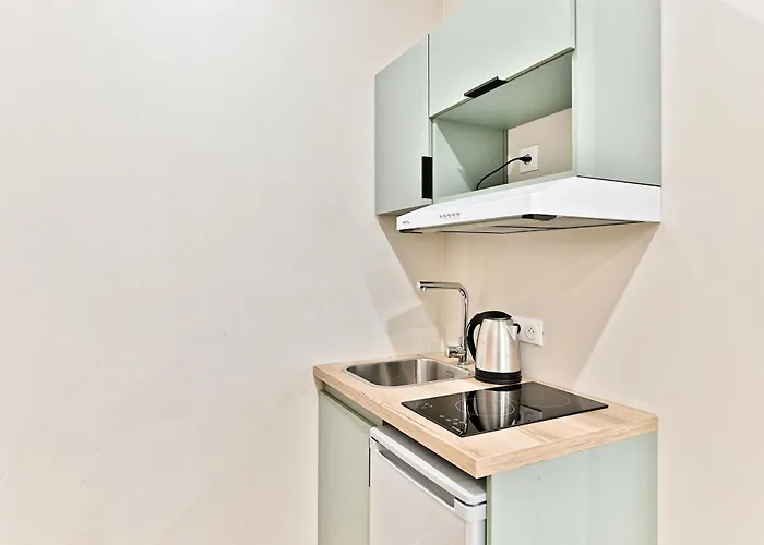 Air-conditioned & Comfortable In 17 Parijs