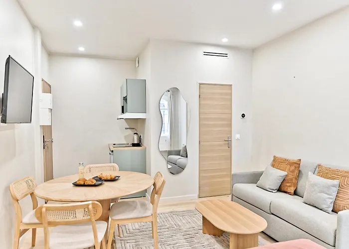 Air-conditioned & Comfortable In 17 Appartement *
