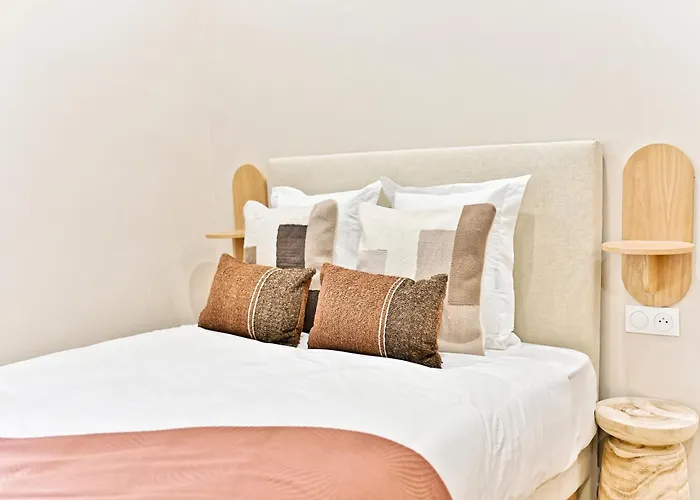 Air-conditioned & Comfortable In 17 Parijs