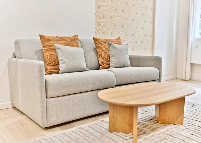 Appartement Air-conditioned & Comfortable In 17